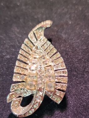 Rhinestone Leaf Brooch - Sparkling Clear Crystals